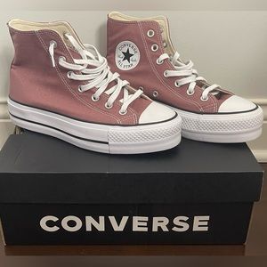 Chuck Taylor All Star Lift Platform Seasonal Color. Limited edition!